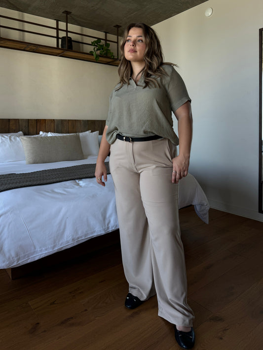 Plus Size Collared Neck Short Sleeve Top